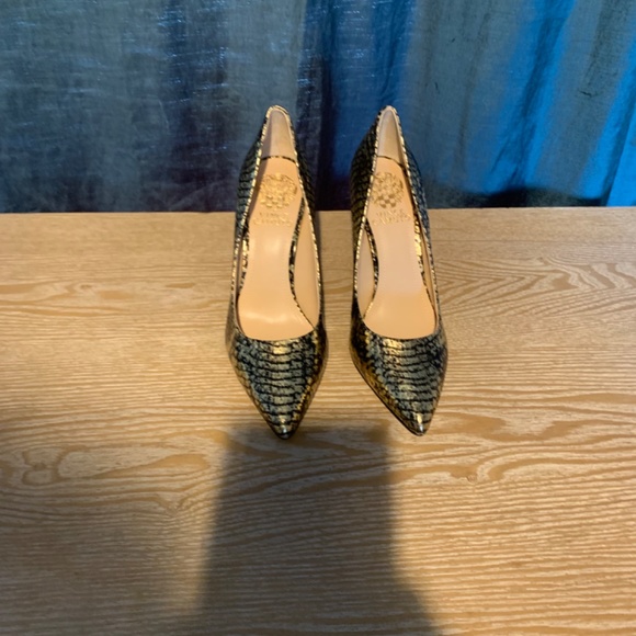 Vince Camuto heels - Picture 3 of 5